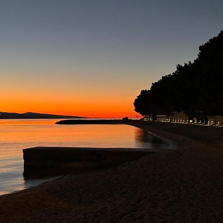 Guesthouse On The Beach Башка-Вода Экстерьер фото